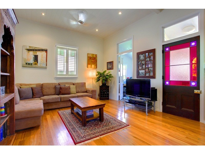 73 BELL STREET, South Townsville QLD 4810