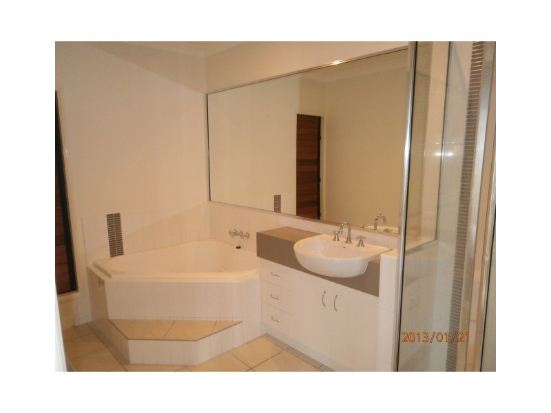 69 BAMBOO CRESCENT, Mount Louisa QLD 4814