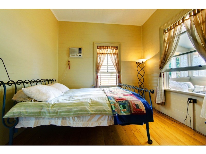 9 Macrossan Street, South Townsville QLD 4810