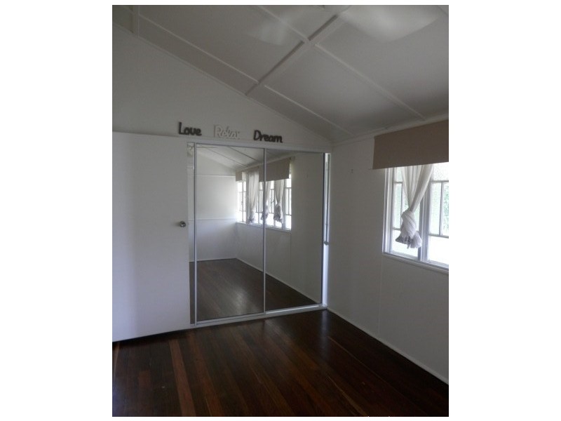 35 Ninth Avenue, Railway Estate QLD 4810