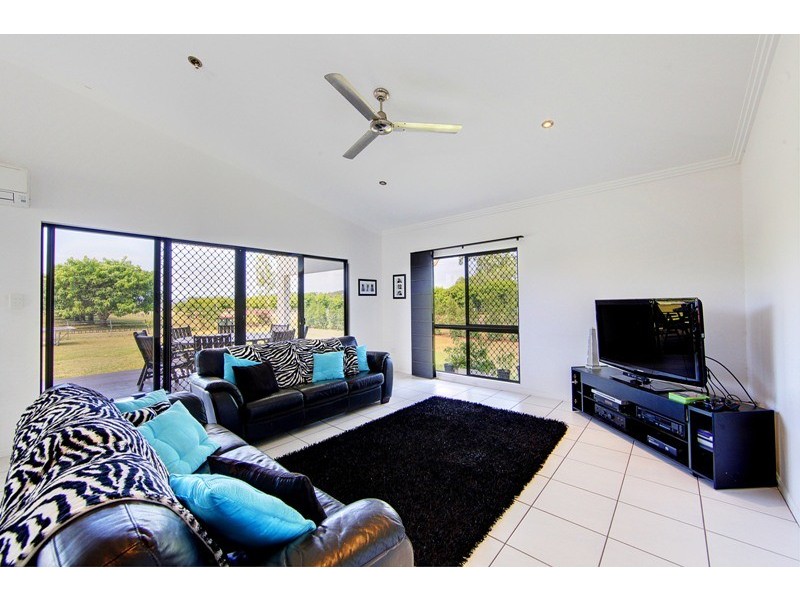 10 Shady Lane, Alligator Creek QLD 4816