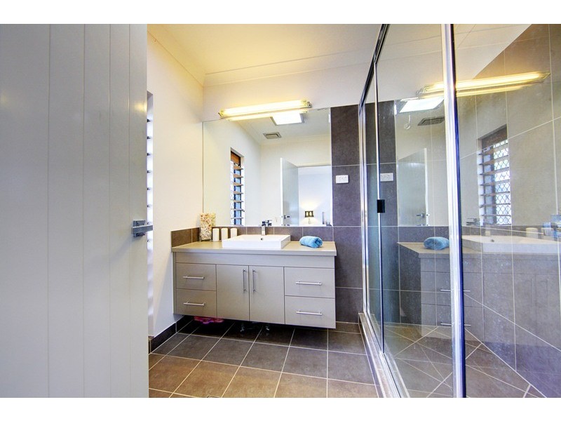 10 Shady Lane, Alligator Creek QLD 4816