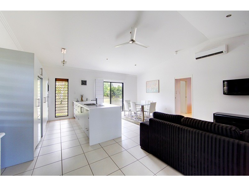 10 Shady Lane, Alligator Creek QLD 4816