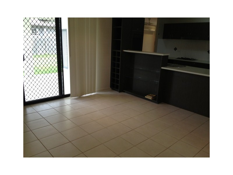 2 GILLINGHAM CT, Kirwan QLD 4817