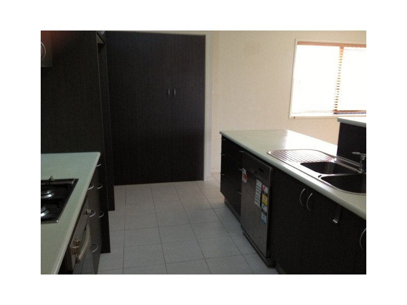 2 GILLINGHAM CT, Kirwan QLD 4817