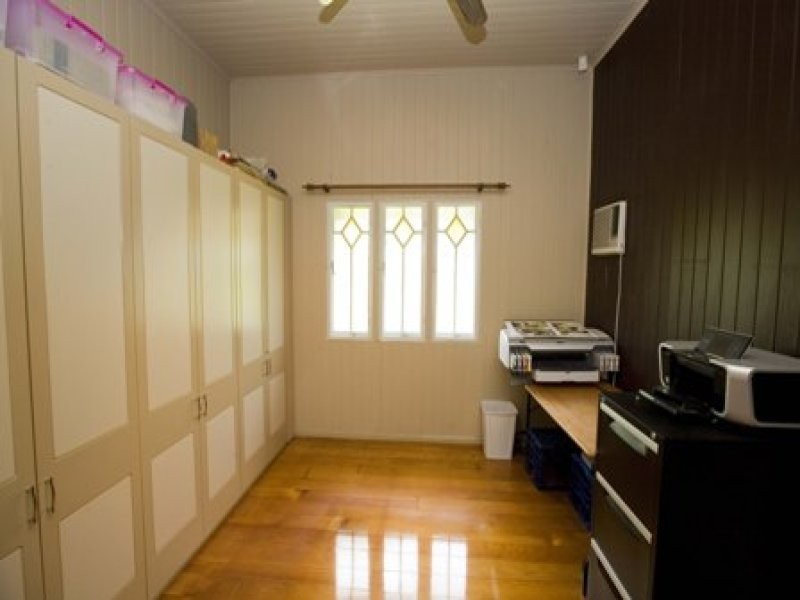 29 Carr Street, Hermit Park QLD 4812