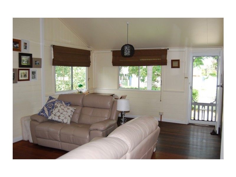 48 SEVENTH STREET, Railway Estate QLD 4810