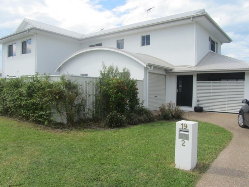 2/19 Margarita Court, Bushland Beach QLD 4818