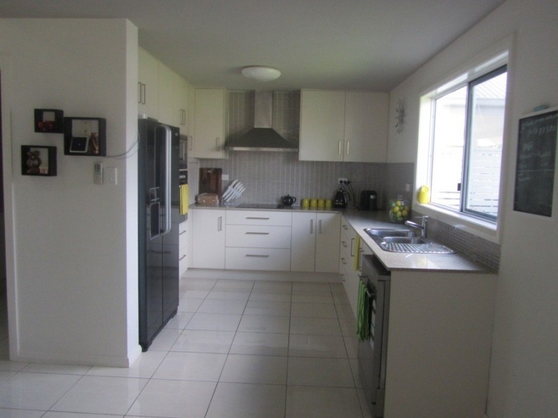 2/19 Margarita Court, Bushland Beach QLD 4818