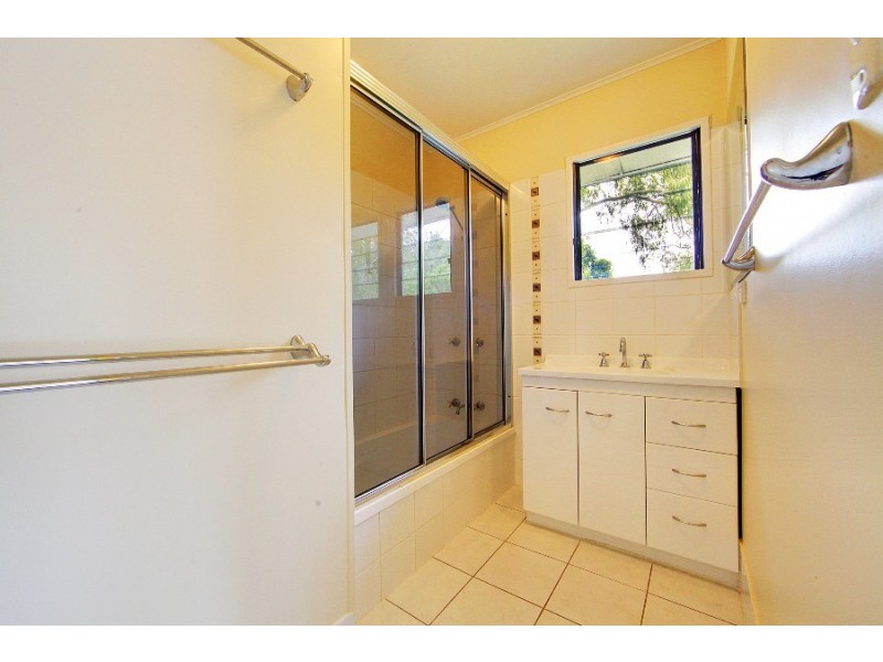 7 Fraser Avenue, Cranbrook QLD 4814