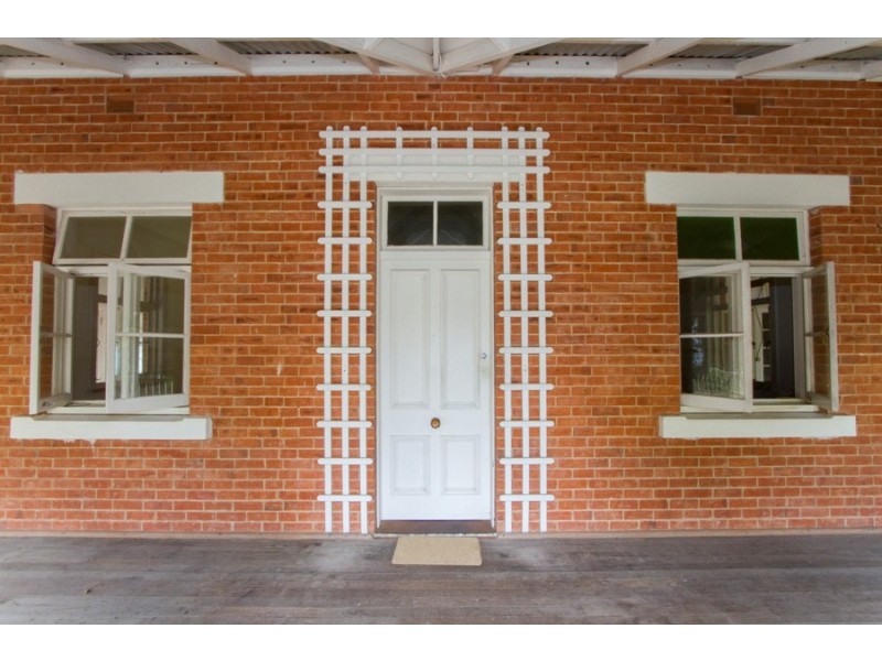 10 Ralston Street, West End QLD 4810