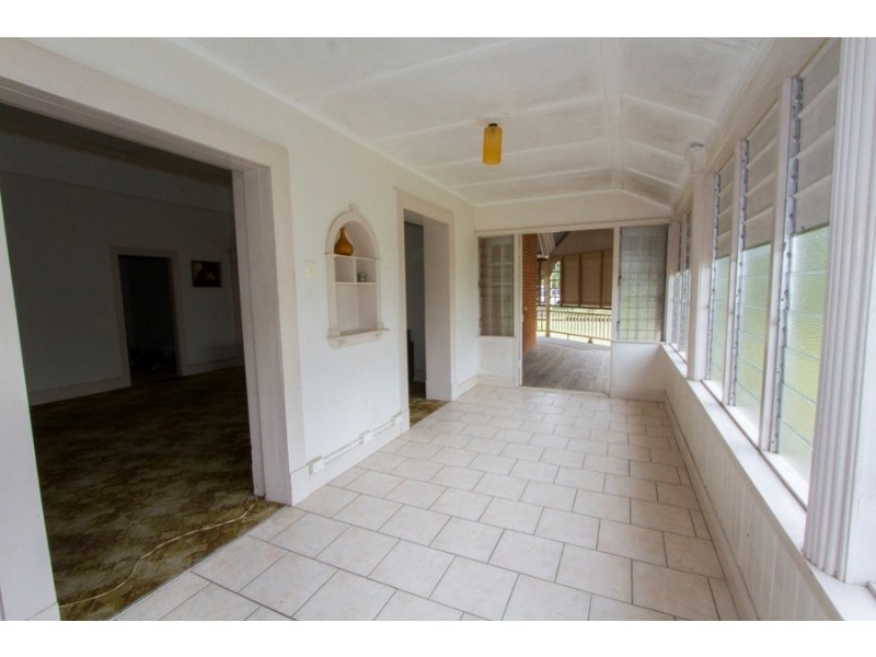 10 Ralston Street, West End QLD 4810