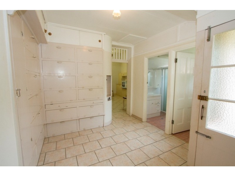 10 Ralston Street, West End QLD 4810