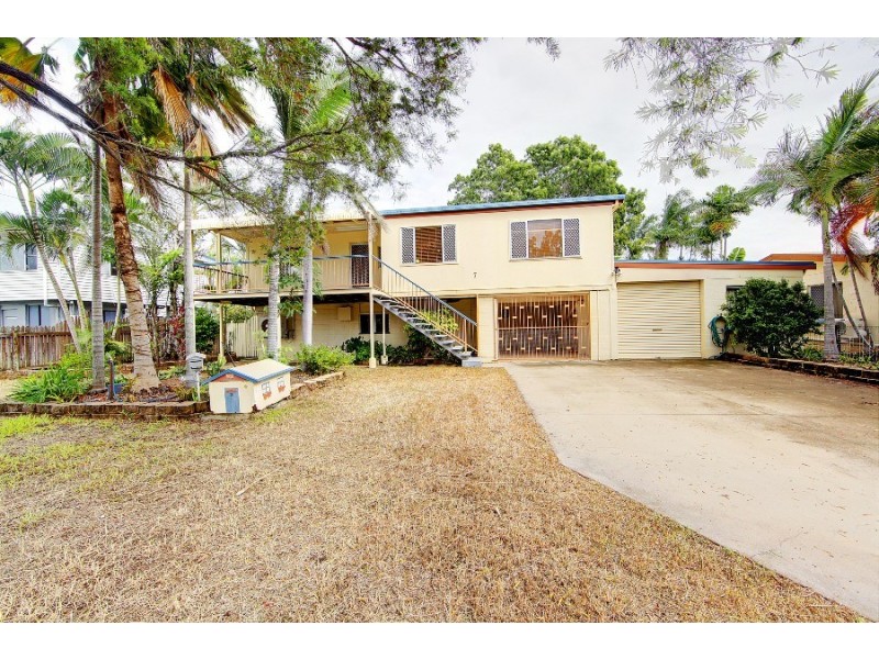 7 Marcus Street, Rasmussen QLD 4815