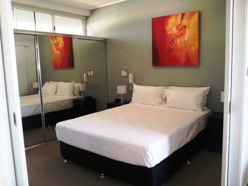 1/2-4 Kingsway Place (Holborn Apartments), Townsville City QLD 4810