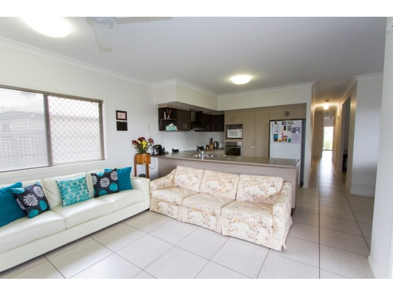 19 Rangeleigh Court, Mount Louisa QLD 4814