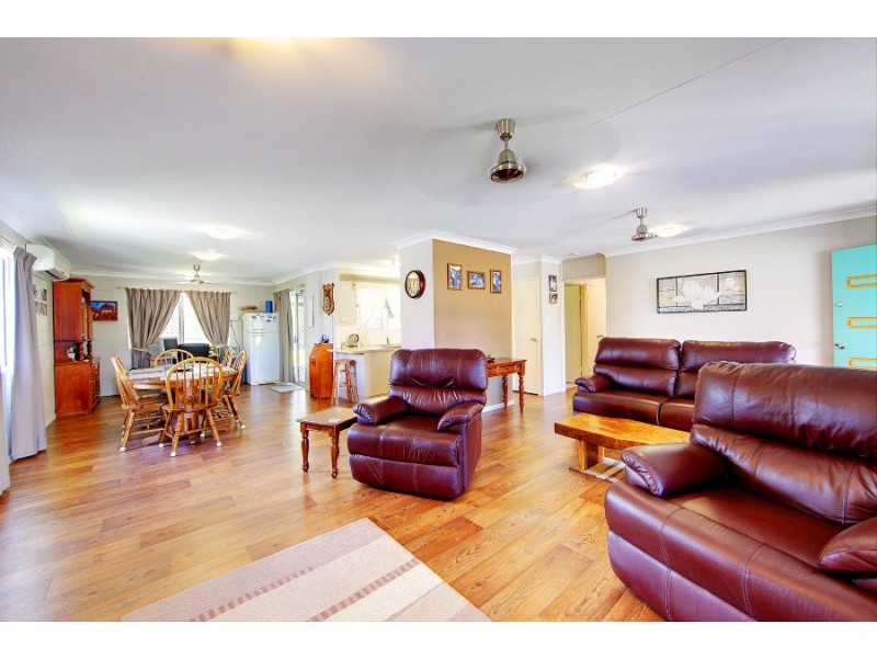 6 Feeney Avenue, Rasmussen QLD 4815