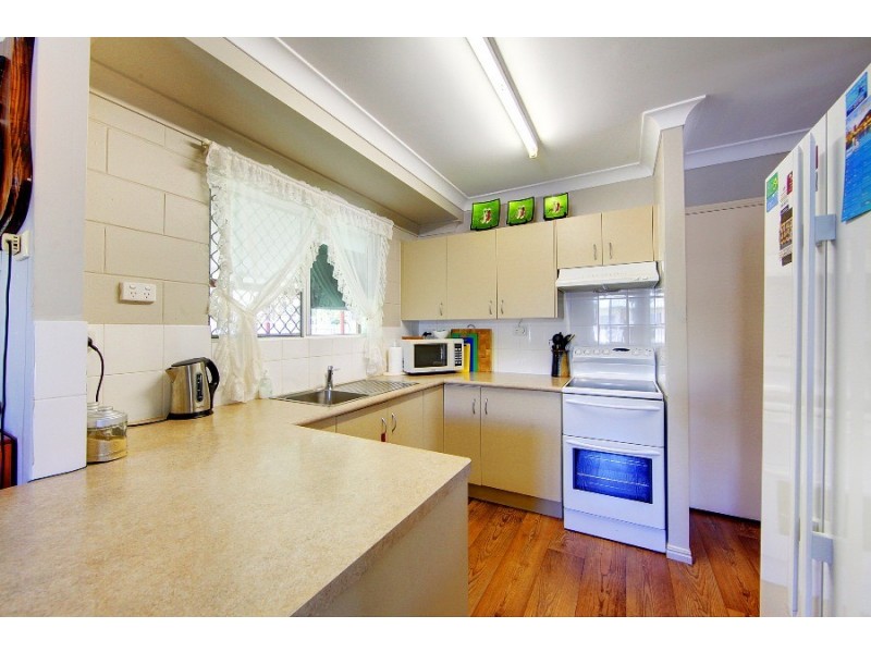 6 Feeney Avenue, Rasmussen QLD 4815