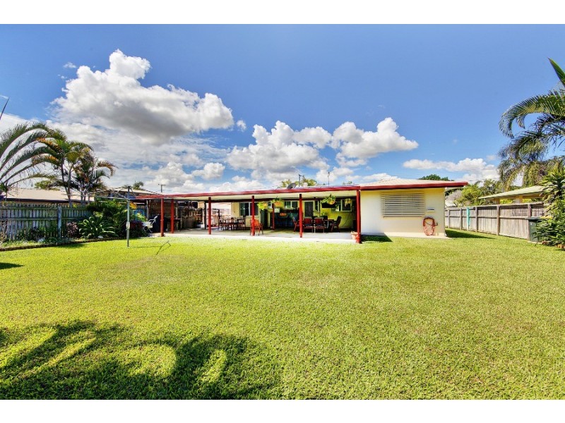 6 Feeney Avenue, Rasmussen QLD 4815