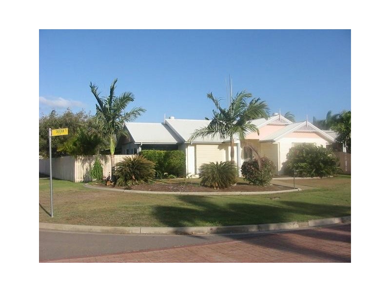 6 TARTAN PLACE, Rasmussen QLD 4815