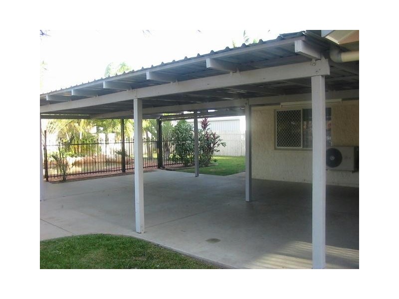 6 TARTAN PLACE, Rasmussen QLD 4815