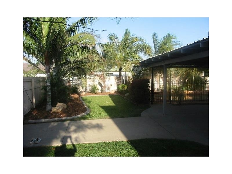 6 TARTAN PLACE, Rasmussen QLD 4815