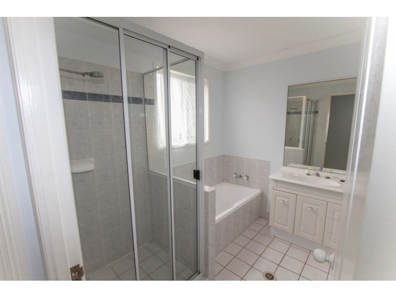 77 Phoenix Parade, Kirwan QLD 4817