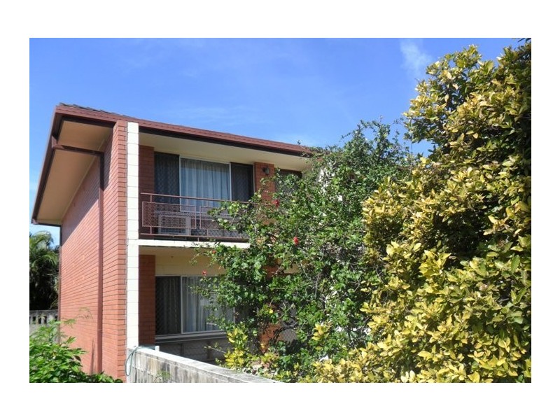 1/95 HUGH STREET, West End QLD 4810