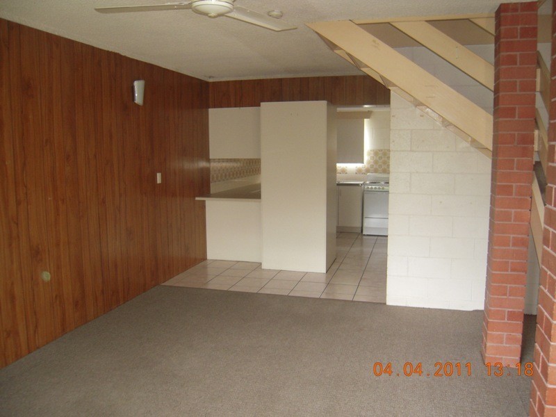 1/95 HUGH STREET, West End QLD 4810