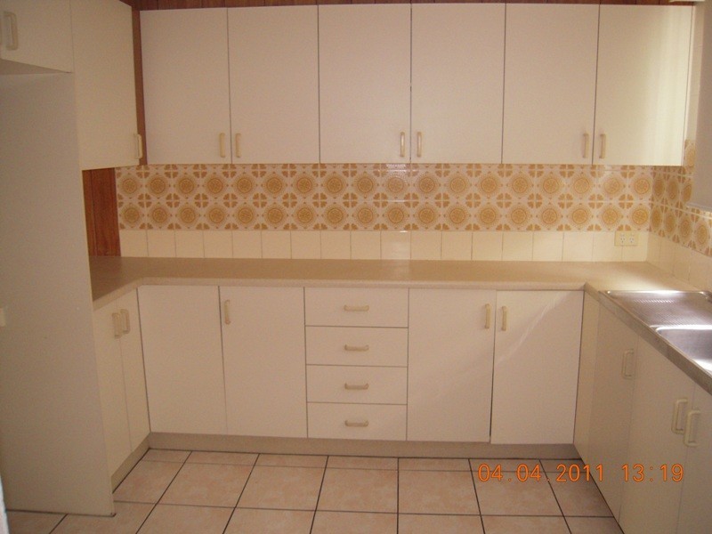 1/95 HUGH STREET, West End QLD 4810