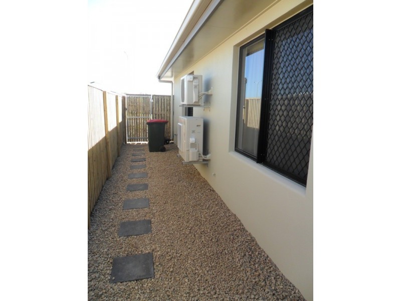 10 DAYDREAM CIRCUIT, Burdell QLD 4818