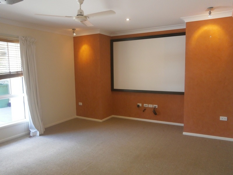 10 PERISHER COURT, Mount Louisa QLD 4814