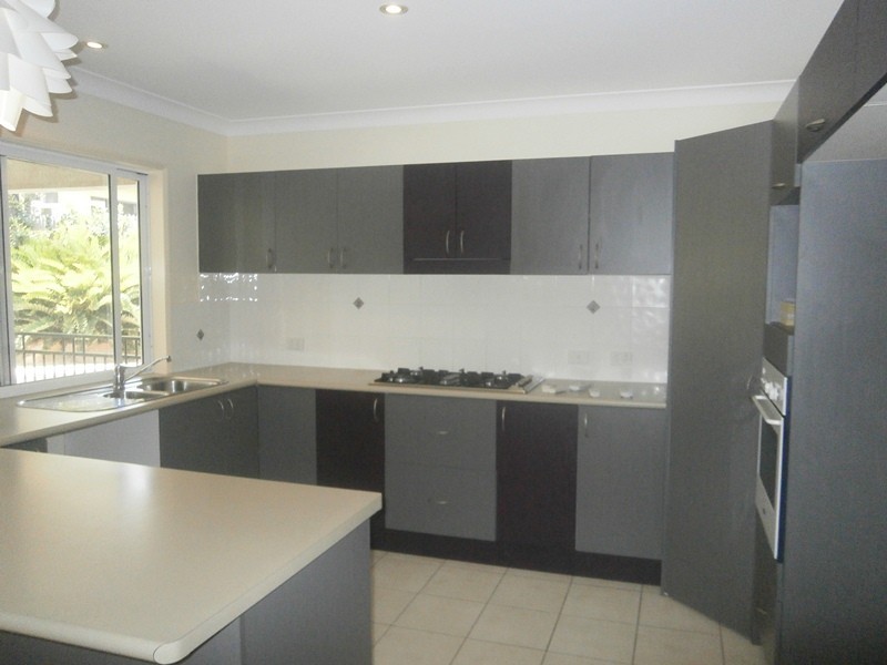 10 PERISHER COURT, Mount Louisa QLD 4814