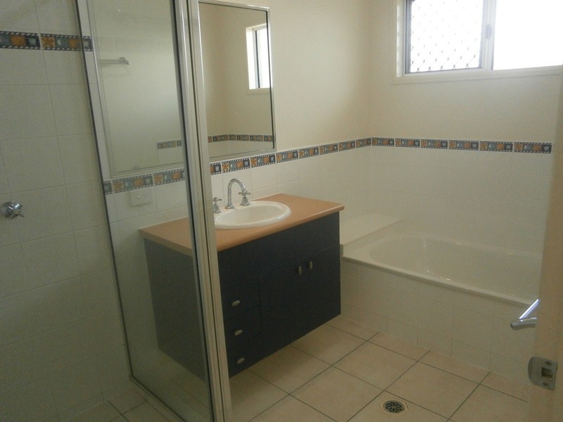 10 PERISHER COURT, Mount Louisa QLD 4814