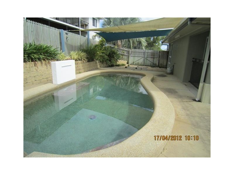 10 PERISHER COURT, Mount Louisa QLD 4814