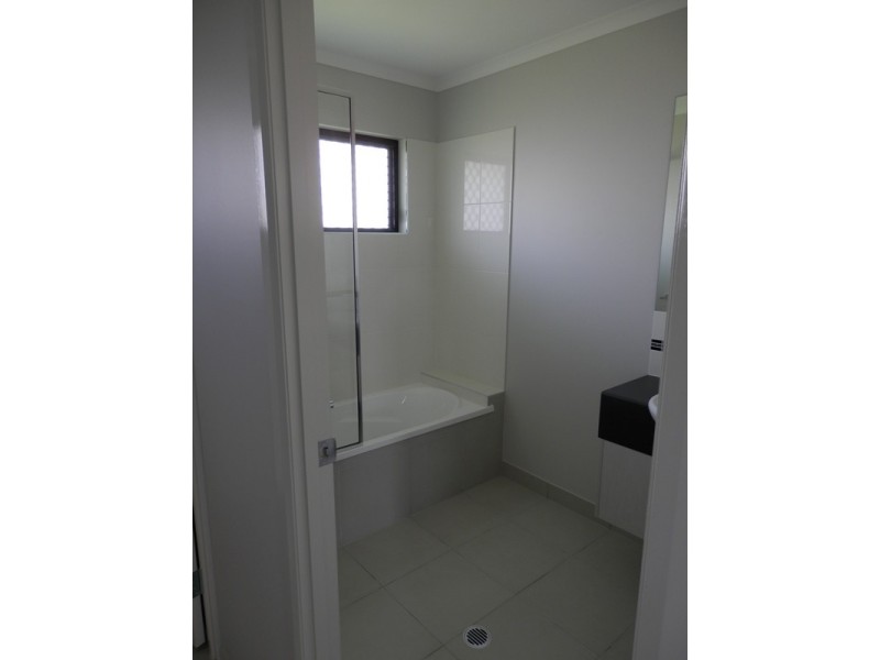 160 KALYNDA PARADE, Bohle Plains QLD 4817