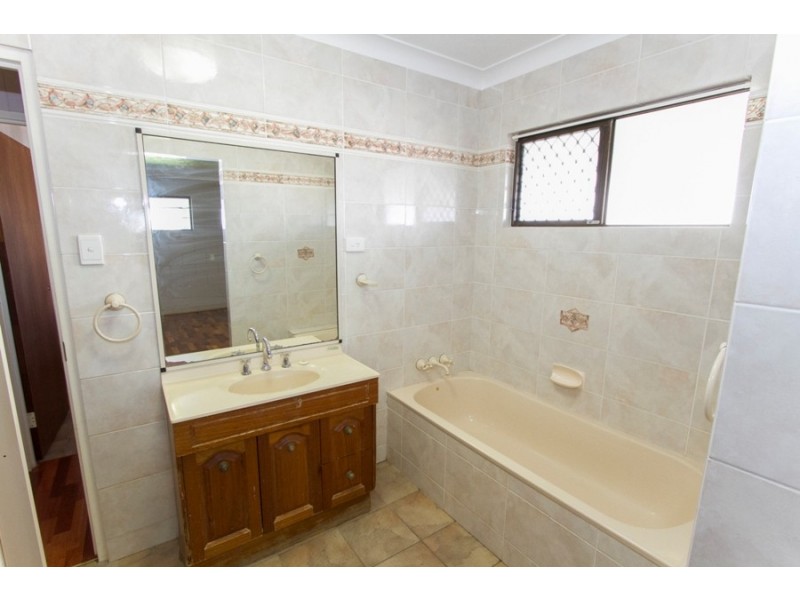 25 Stella Street, Kelso QLD 4815