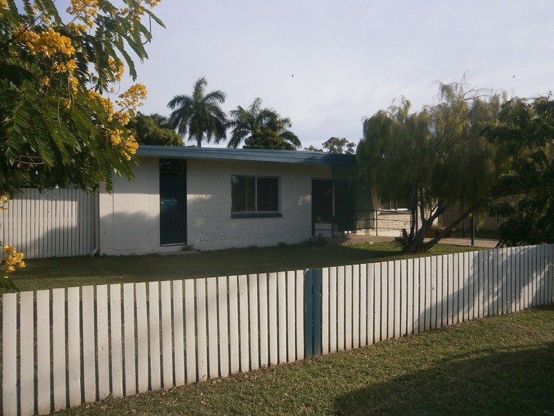 12 SARGEANT STREET, Gulliver QLD 4812