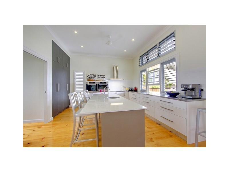 11 WHYTE STREET, Hermit Park QLD 4812