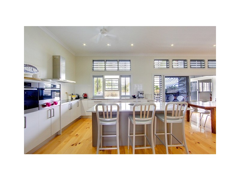 11 WHYTE STREET, Hermit Park QLD 4812