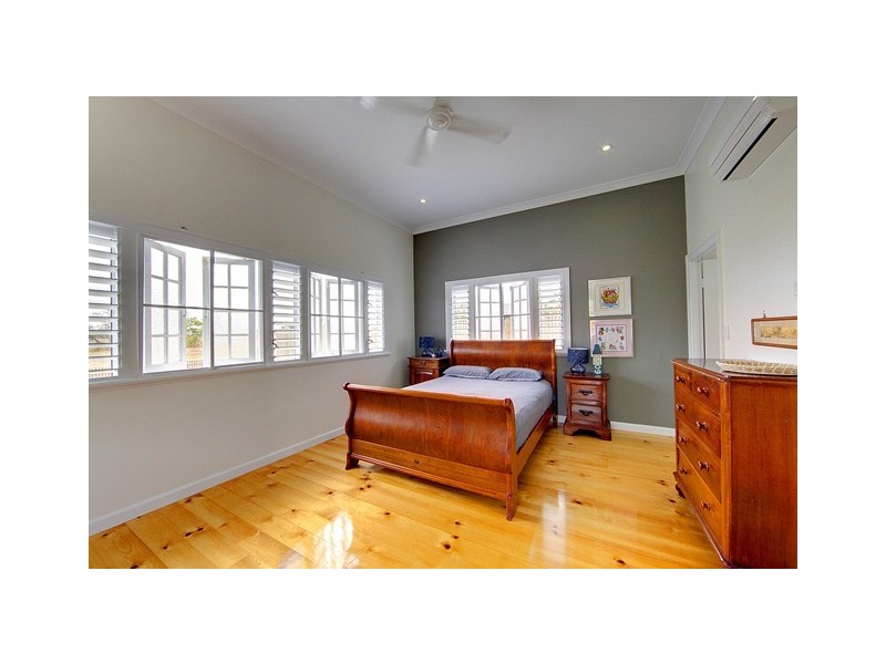 11 WHYTE STREET, Hermit Park QLD 4812