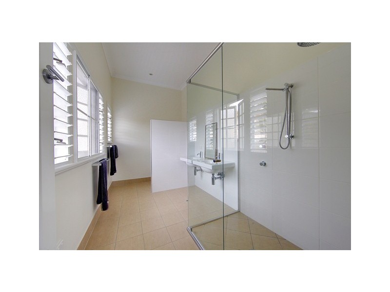 11 WHYTE STREET, Hermit Park QLD 4812