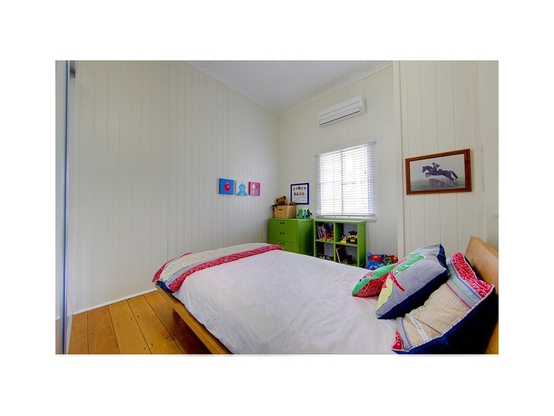 11 WHYTE STREET, Hermit Park QLD 4812