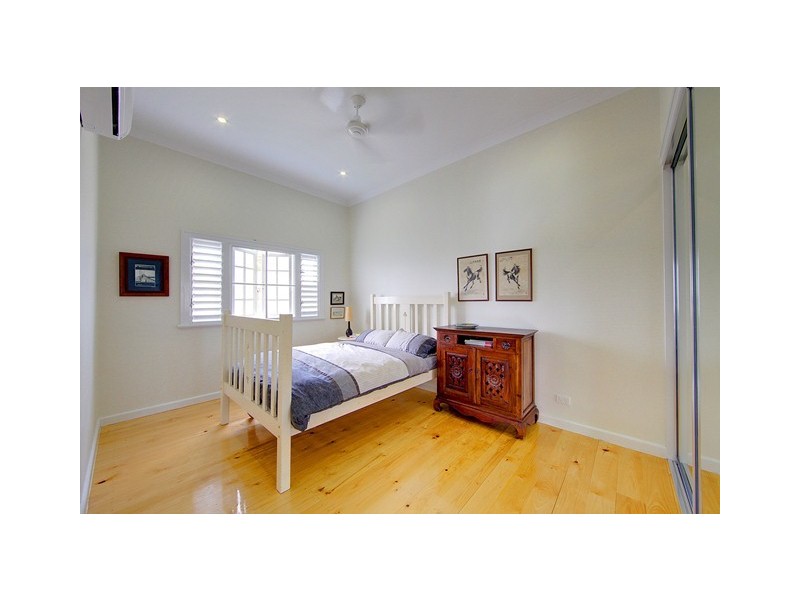 11 WHYTE STREET, Hermit Park QLD 4812