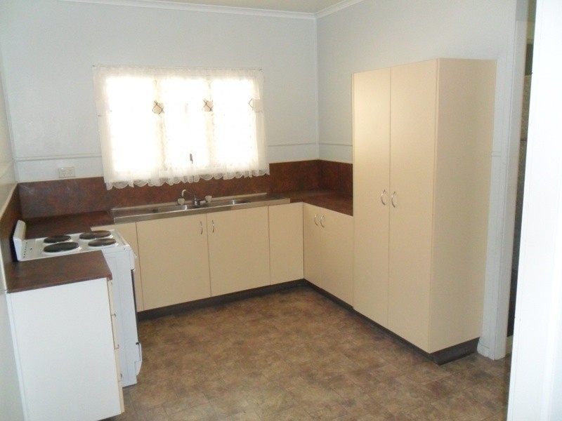 20 RAILWAY AVENUE, Railway Estate QLD 4810