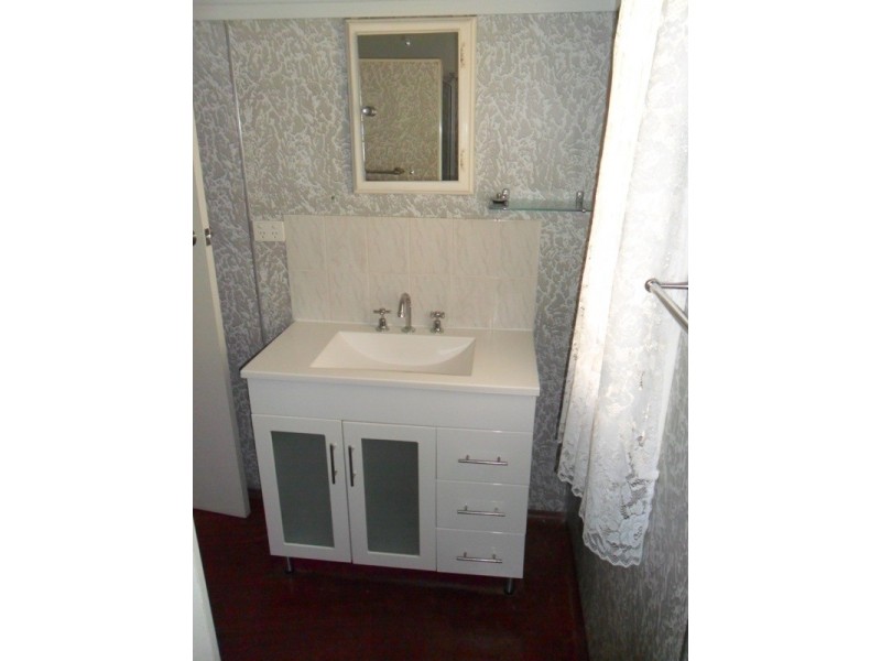 20 RAILWAY AVENUE, Railway Estate QLD 4810