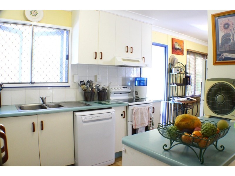 16 POINCIANA STREET, Cranbrook QLD 4814