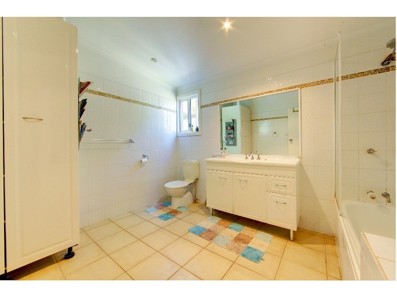 40 Ahearne Street, Hermit Park QLD 4812