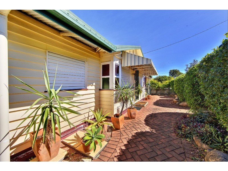 40 Ahearne Street, Hermit Park QLD 4812