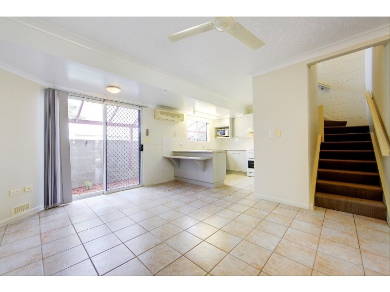 4/17 LOWTH STREET, Rosslea QLD 4812